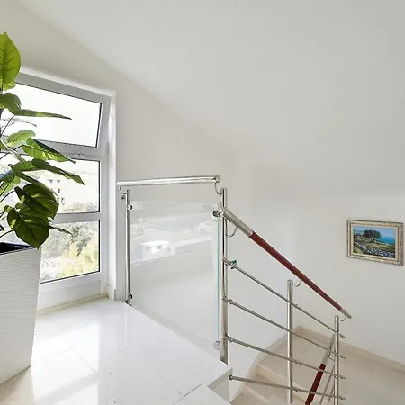 With Parking Space Mavarstica, Ciovo - 17821 Apartman