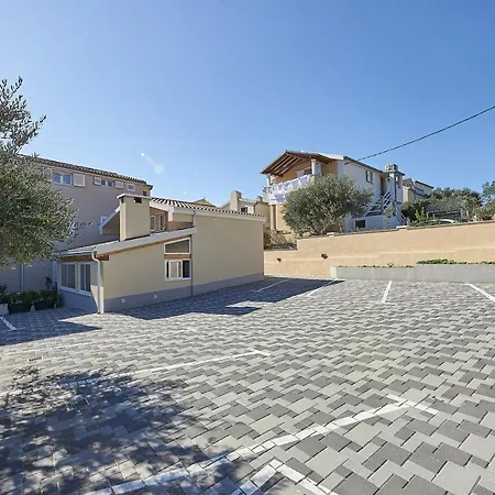 With A Parking Space Mavarstica, Ciovo - 17821 Apartment Trogir